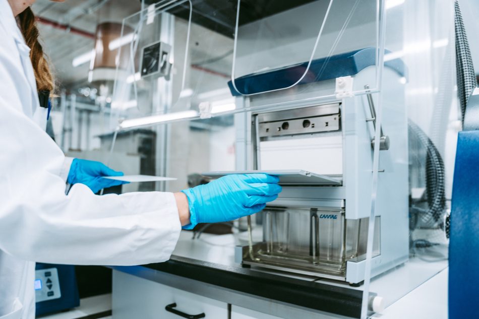 Criblage bioactif par Chromatographie de Partage Centrifuge et HPTLC‑densitométrie